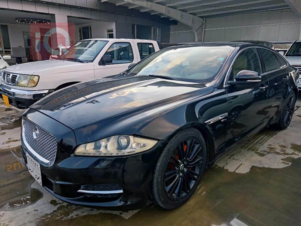 Jaguar XJ